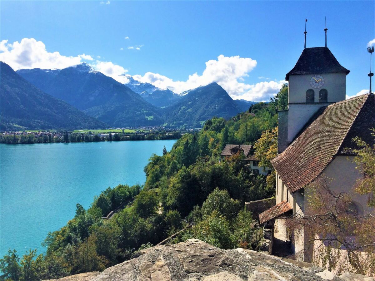 Burgkirche und Brienzersee