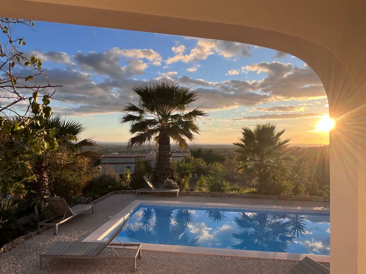 Terrasse mit Blick auf Sonnenuntergang