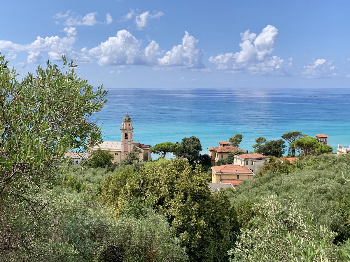 Casa-Liguria_Panorama_Chiesa_Cavi di Lavagna