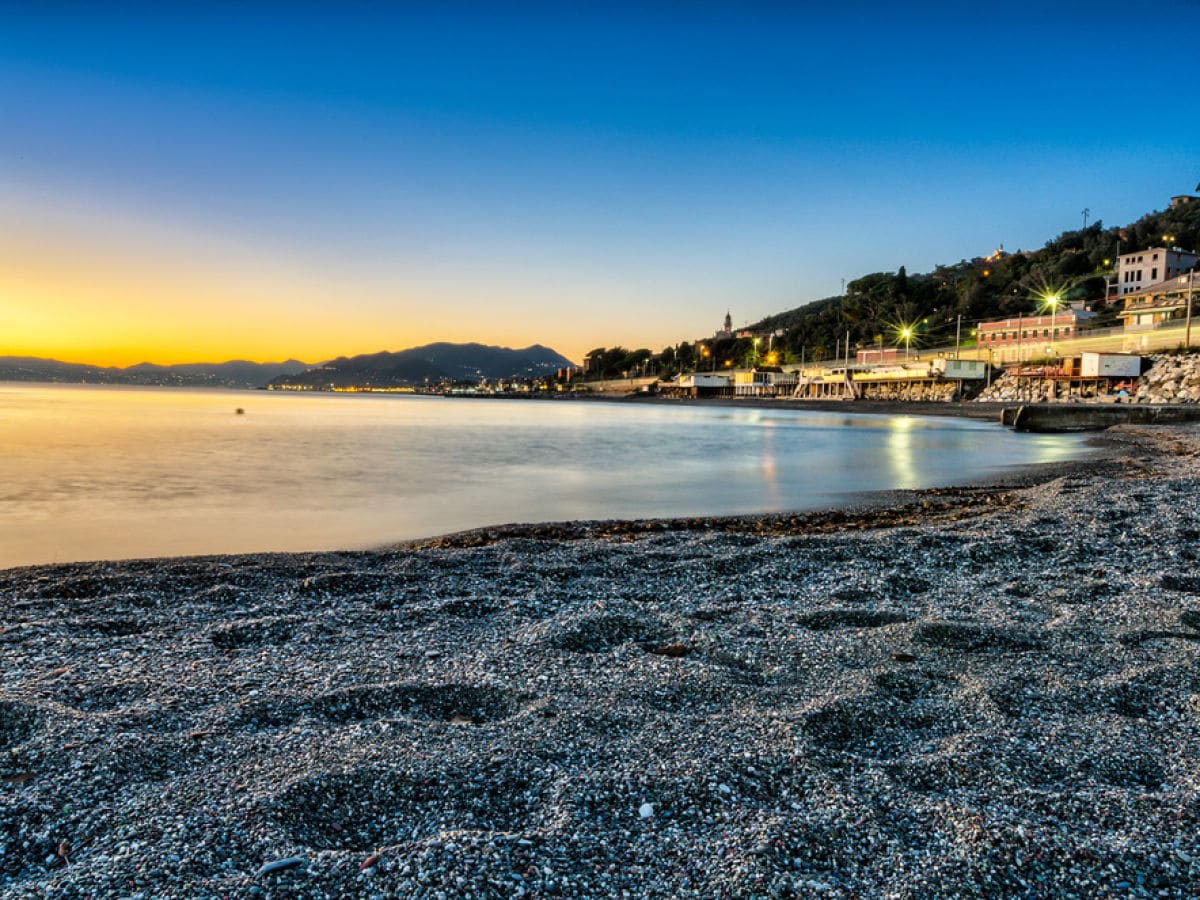 Casa-Liguria_Strand von Cavi di Lavagna