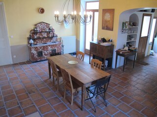 The dining room with potager