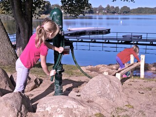 Priepert: Wasserspielplatz an der Badestelle