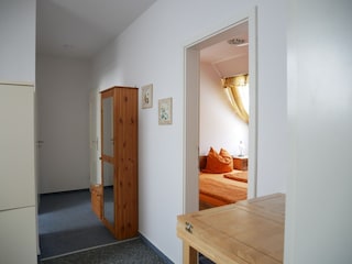 Blick von der Küche in den Flur