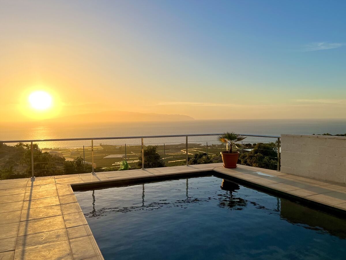 Your pool with a view of La Gomera