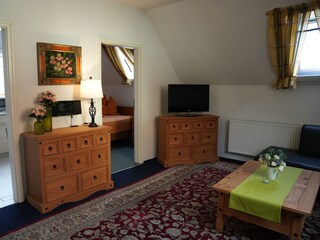Viel Platz im Wohn-Schlafzimmer