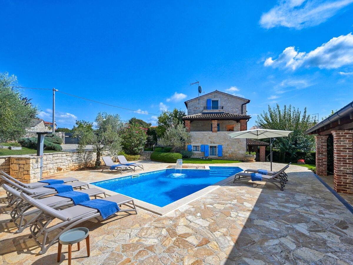 Villa with Pool