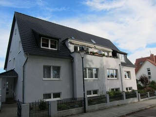 FE-WO mit Südbalkon im 1. OG des Hauses