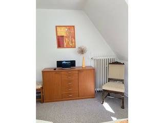 Kommode im 2. Schlafzimmer