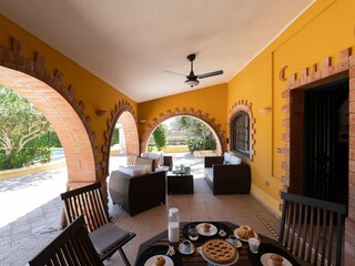 Veranda  und Esstisch