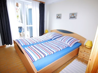 Schlafzimmer 1