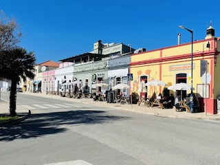 Cafés, restaurants and terraces