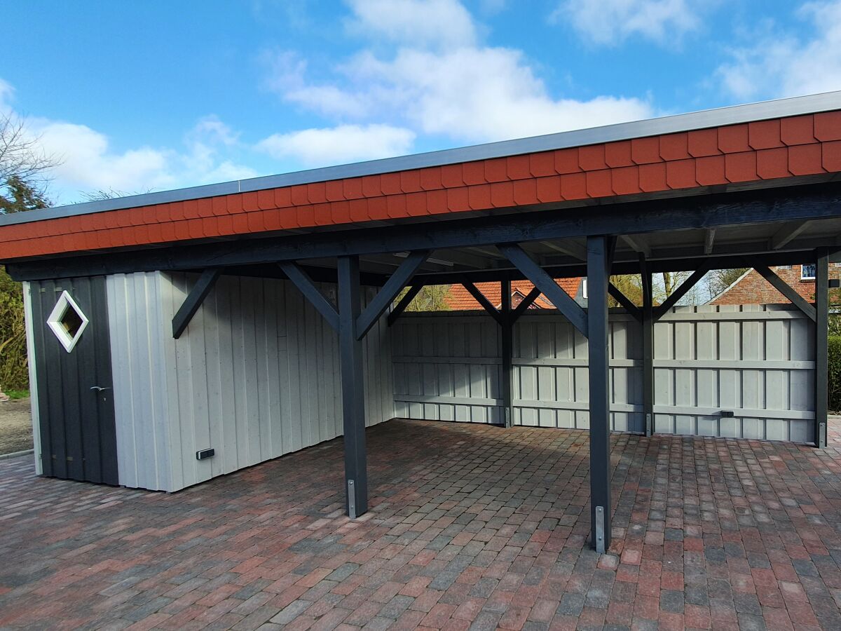 Carport und Fahrradschuppen