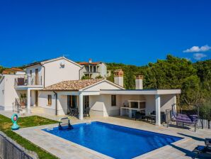 Üppige Villa in Sv Lovreč Labinski mit privatem Pool - Stanišovi - image1