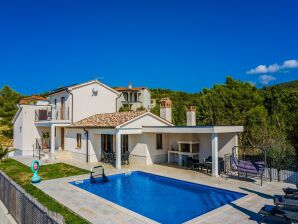 Villa luxuriante à Sv Lovreč Labinski avec piscine privée - Stanišovi - image1