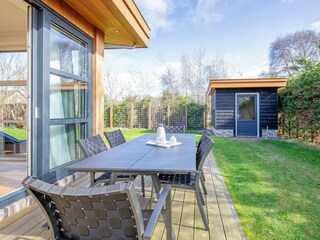 Terrasse und Garten