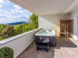 Whirlpool und Sauna