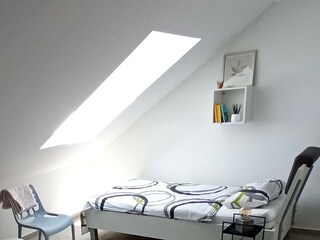 Einzelbett im Dreibettzimmer