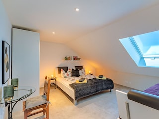 Dreibettlzimmer  mit Einzelbett