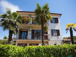 Apartment Malinska Außenaufnahme 1