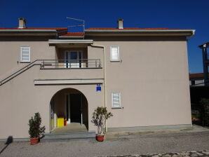 Large Apartment in Malinska near the Sea - Malinska - image1