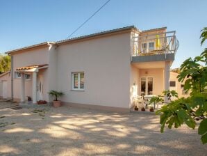 Schattig appartement in Sveti Vid-Miholjice met een terras - Rasopasno - image1