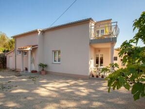 Apartment Luxuriöse Ferienwohnung mit Terrasse in Sveti Vid-Miholjice - Rasopasno - image1