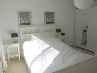 Schlafzimmer mit Doppelbett