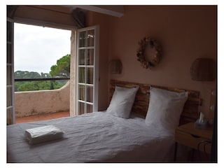 Schlafzimmer 1