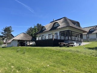 Vorder- und Nordseite