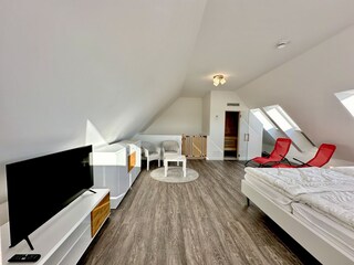 oberes Schlafzimmer mit Fernseher