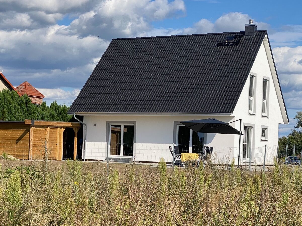 Terrasse mit Blick in die weite Naturlandschaft