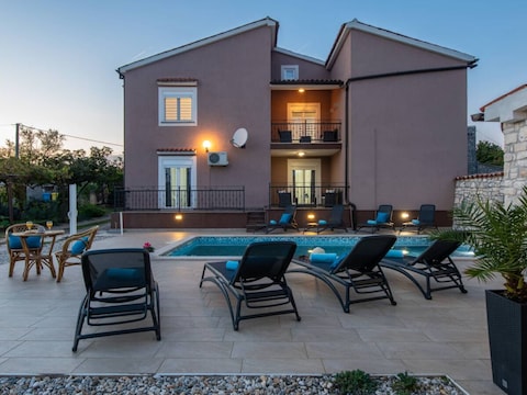 Vakantiehuis Villa Lara met privézwembad