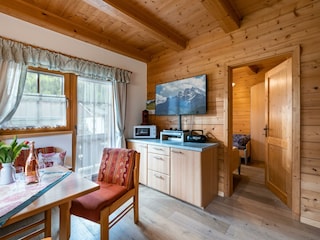 Küche / Wohnzimmer mit TV