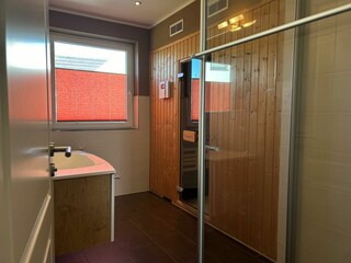 Badezimmer mit Sauna