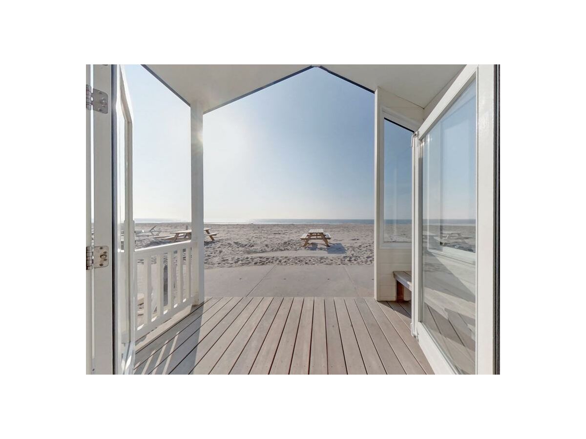 View from the bungalow directly to the sea