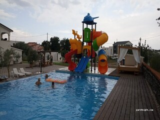 Caravan Pomer  26