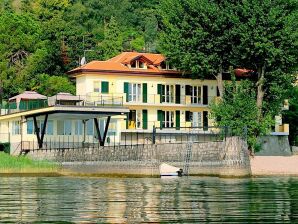 Casa rural Mansión moderna con playa privada en el lago Maggiore - meina - image1