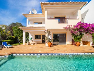 Villa Lagos Outdoor Recording 3