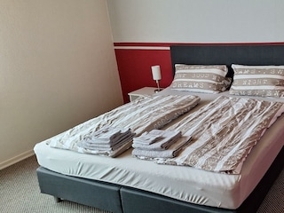 Schlafzimmer 2