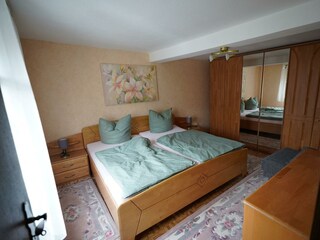 1. Stock Schlafzimmer