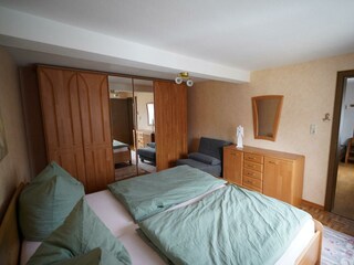 1. Stock Schlafzimmer