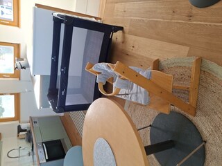 Baby Reisebett und Baby Hochstuhl