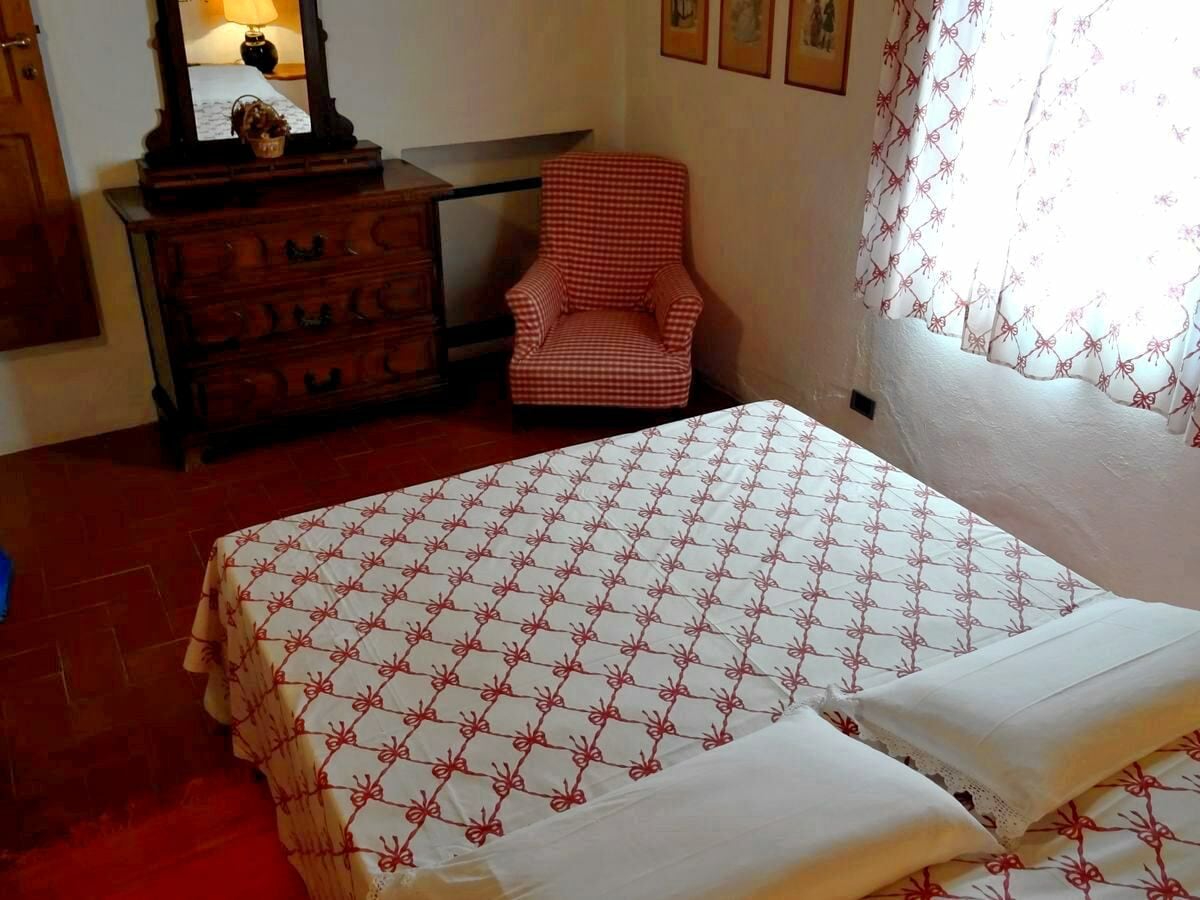 Ferienhaus Capannino - Schlafzimmer mit Doppelbett