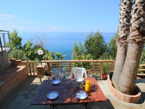 Gemütliches Ferienhaus in Ricadi am Meer - Ricadi - image1