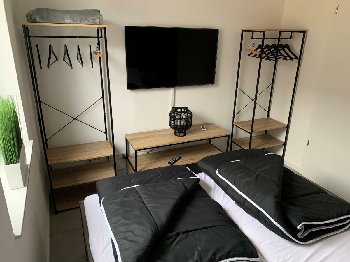 2. Schlafzimmer Garderobe Ansicht 1