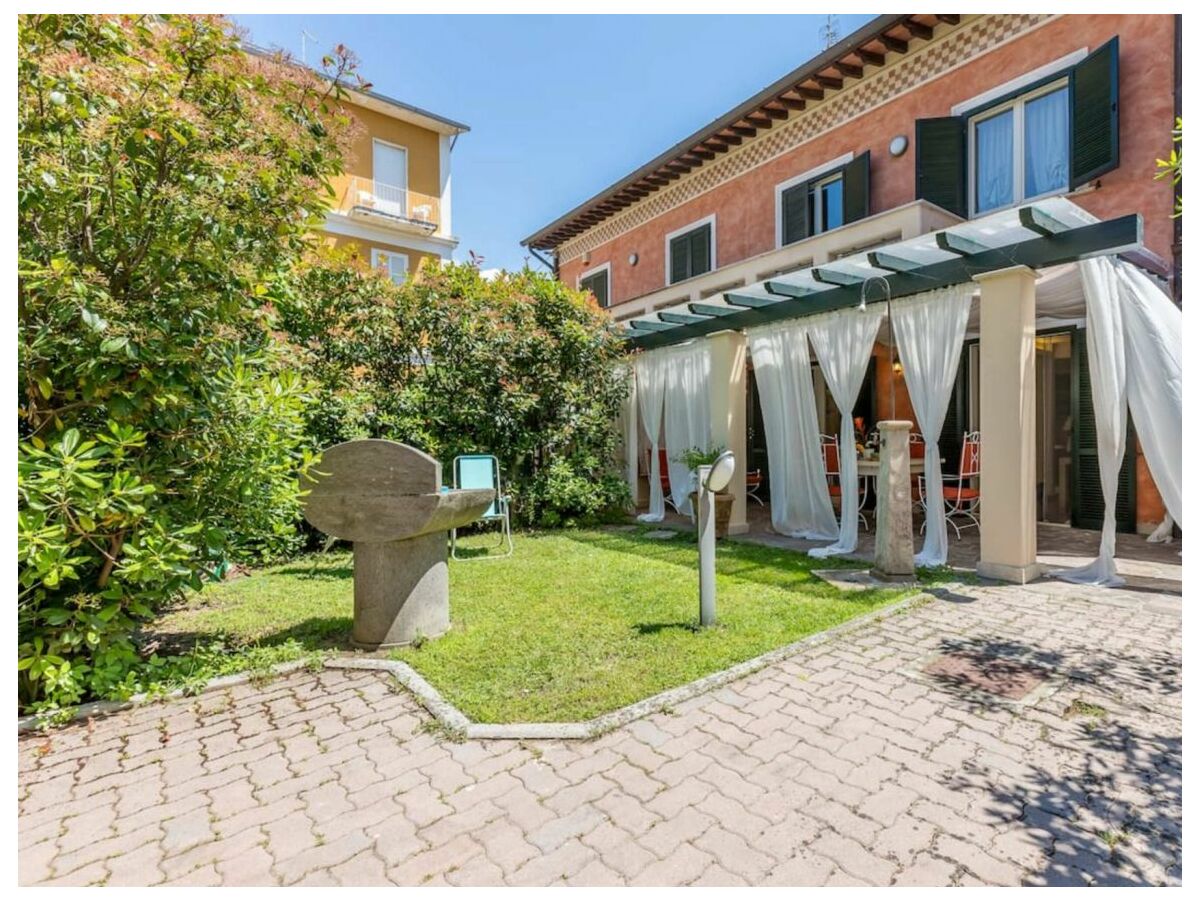 Villa Pietrasanta Buitenaudio-opname 1