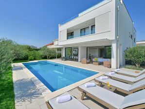 Moderne Villa mit privatem Pool und Terrasse - Kastel Stafilic - image1