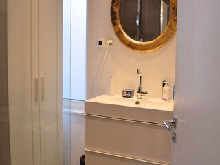 Apartment Den Haag Features 16