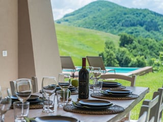 Villa Gea - Porches equipped with tables and chairs