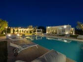 Trulli Le Pupe - Pool area for relaxing evenings